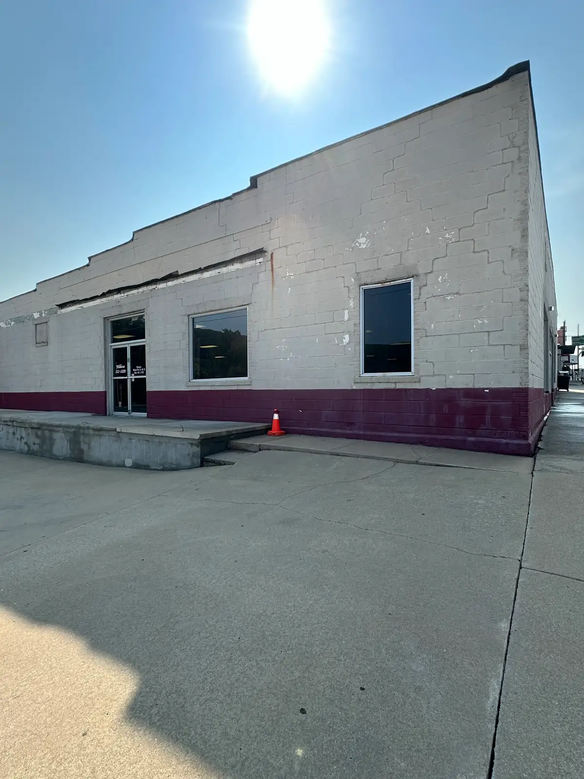 Professional commercial building cleaning in Heber Springs, Arkansas — exterior wall