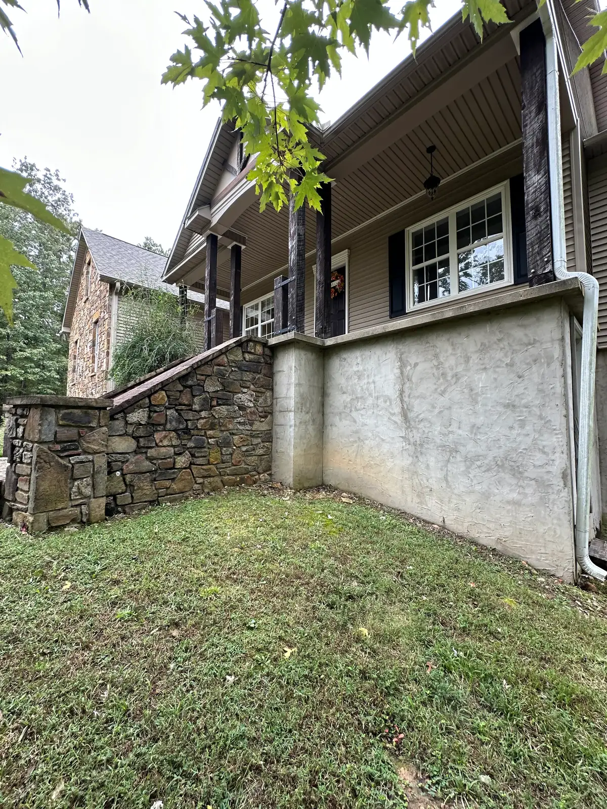 Professional house soft washing in Heber Springs, Arkansas — foundation
