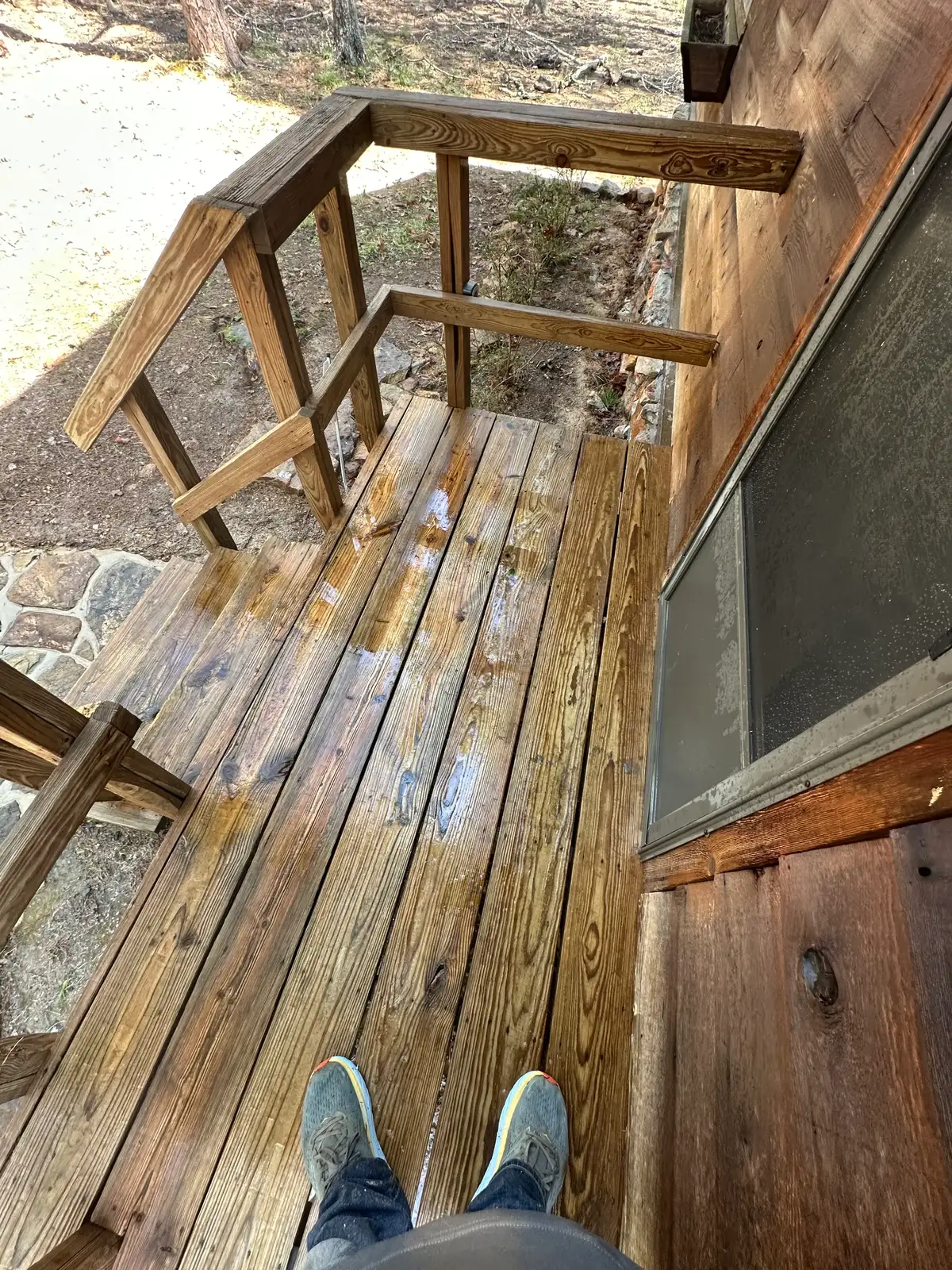 Professional cabin deck cleaning in Heber Springs, Arkansas — entry landing