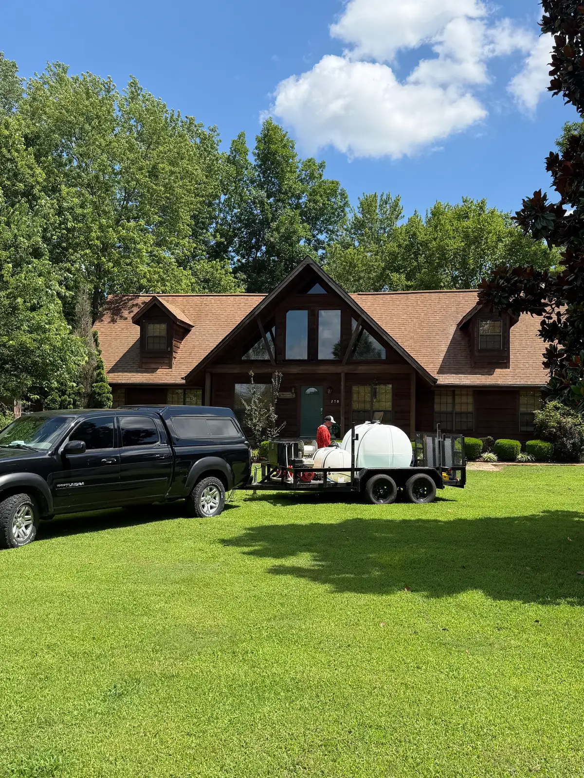 Professional log cabin washing in Heber Springs, Arkansas — service