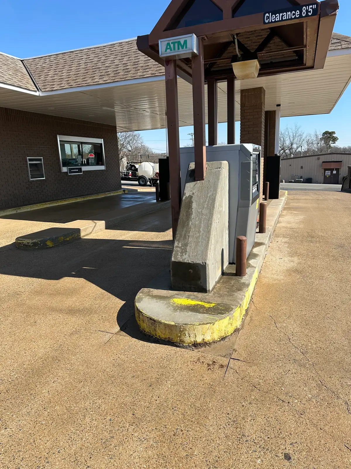 Service station canopy and fuel island cleaned in Heber Springs, Arkansas