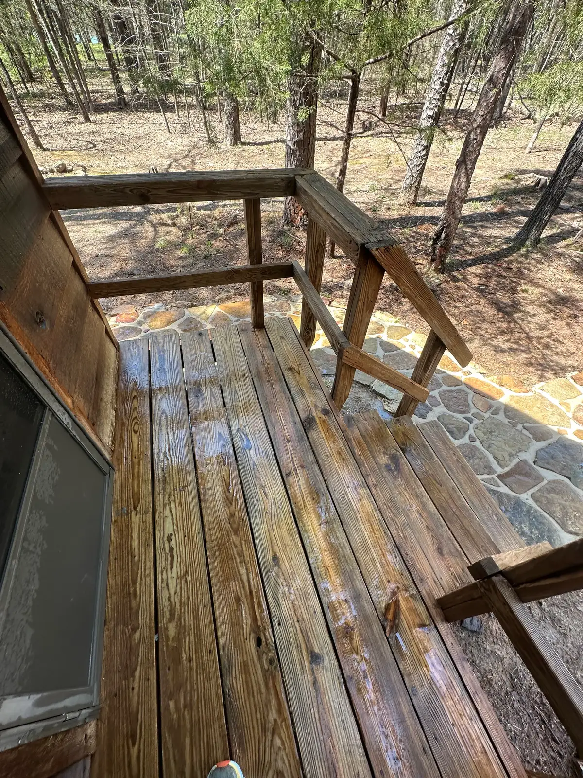 Professional cabin deck cleaning in Heber Springs, Arkansas — small landing
