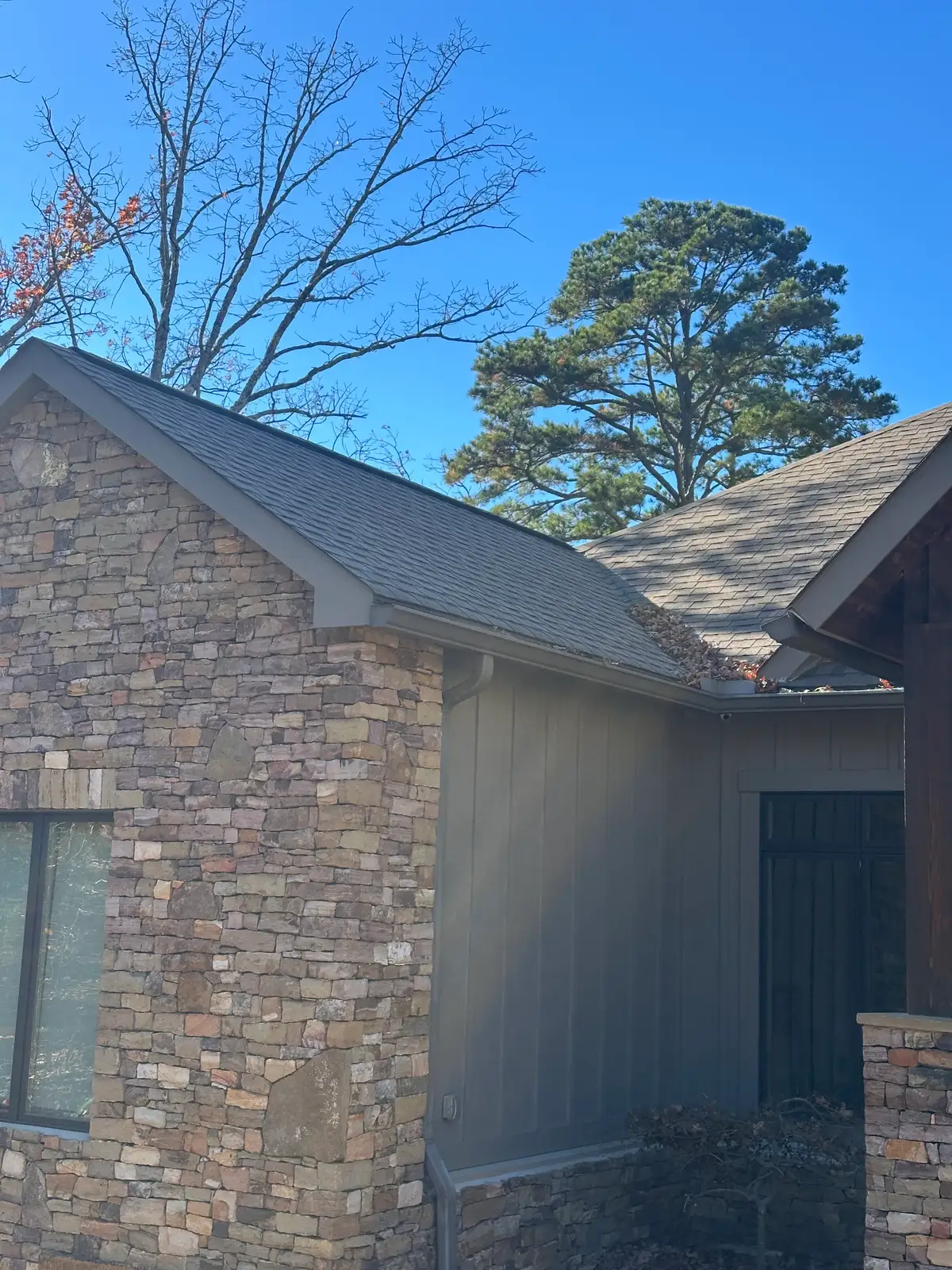 Professional exterior soft washing in Heber Springs, Arkansas — stone home